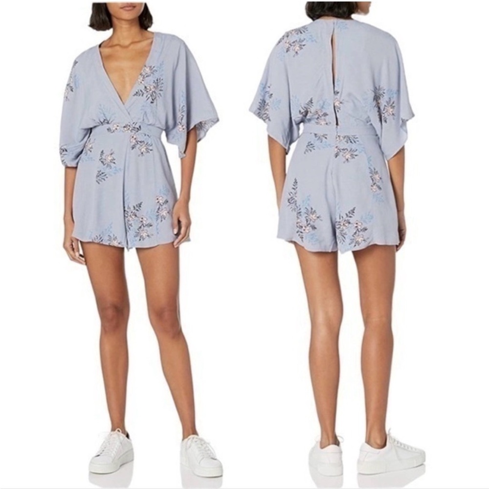 ASTR the Label Women’s Floral Elbow Length Sleeve Romper Size S Festival Travel